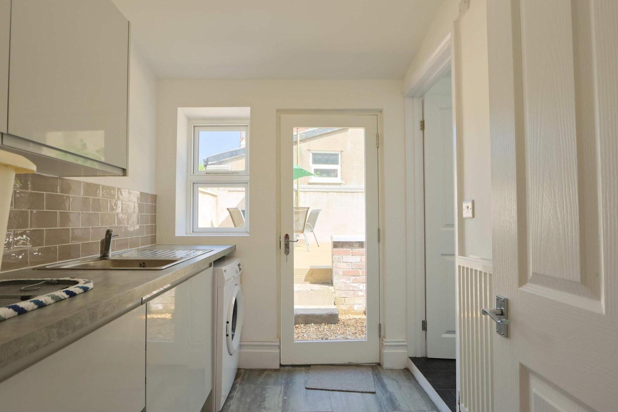 Hotwells Spacious Flat Sleeps Three